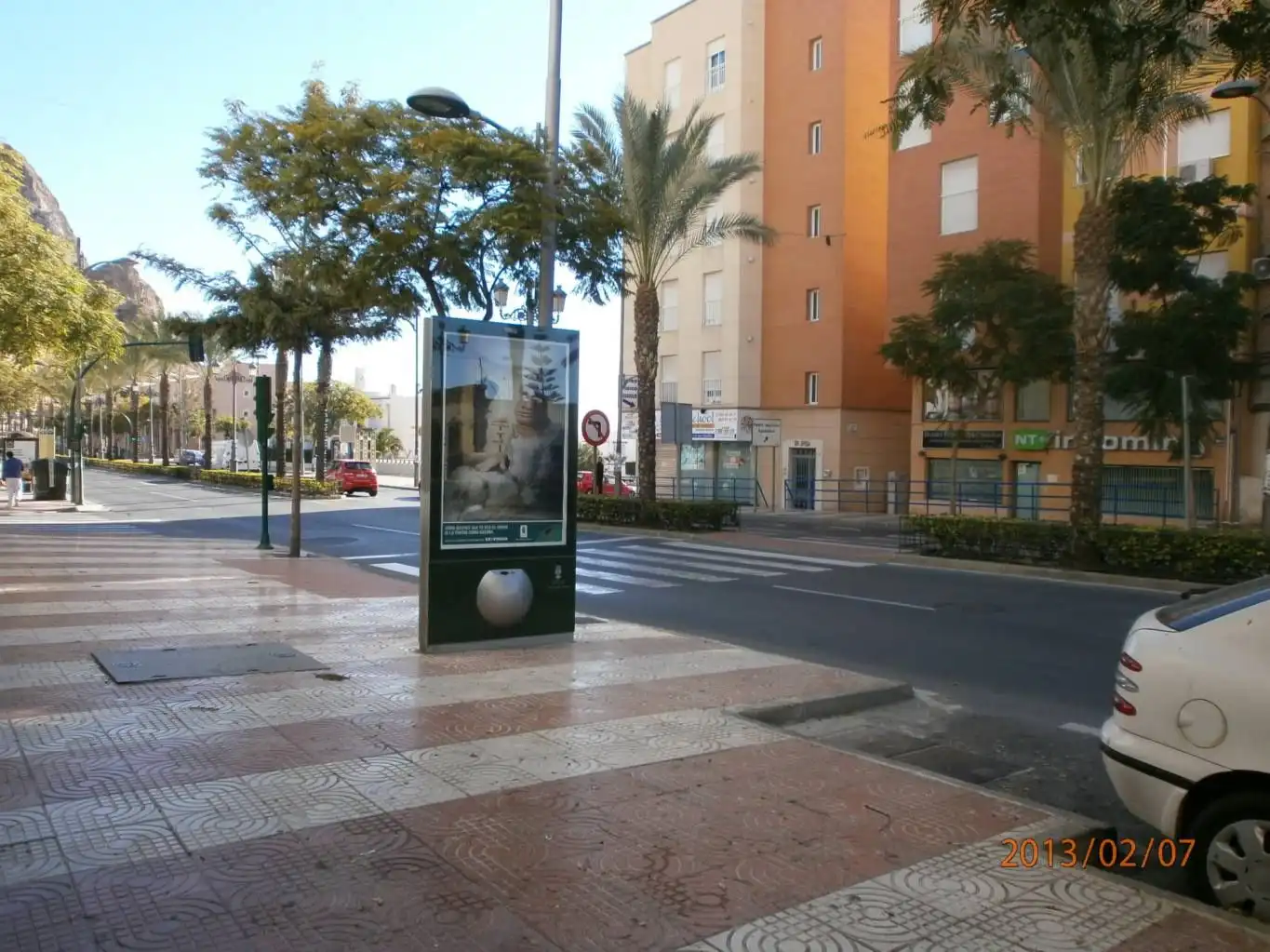 Vista exterior de Local en venda en Roquetas de Mar amb Parquet