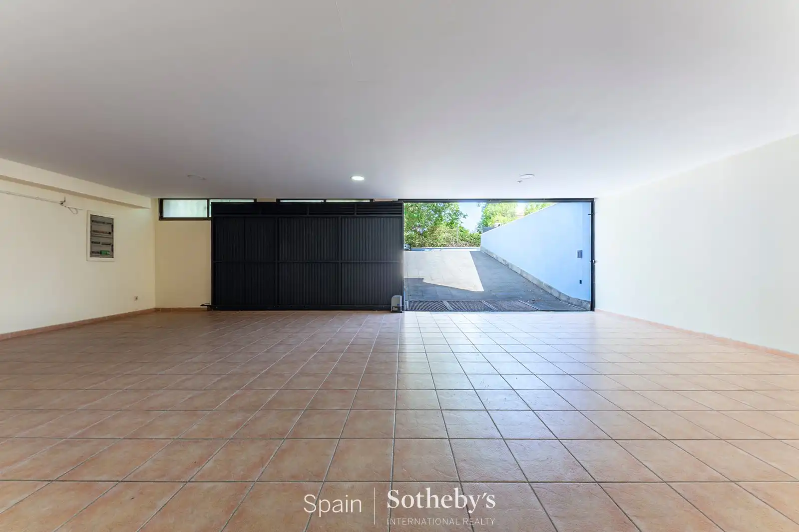 Vista exterior de Casa o xalet en venda en Elche / Elx amb Aire condicionat, Calefacció i Jardí privat