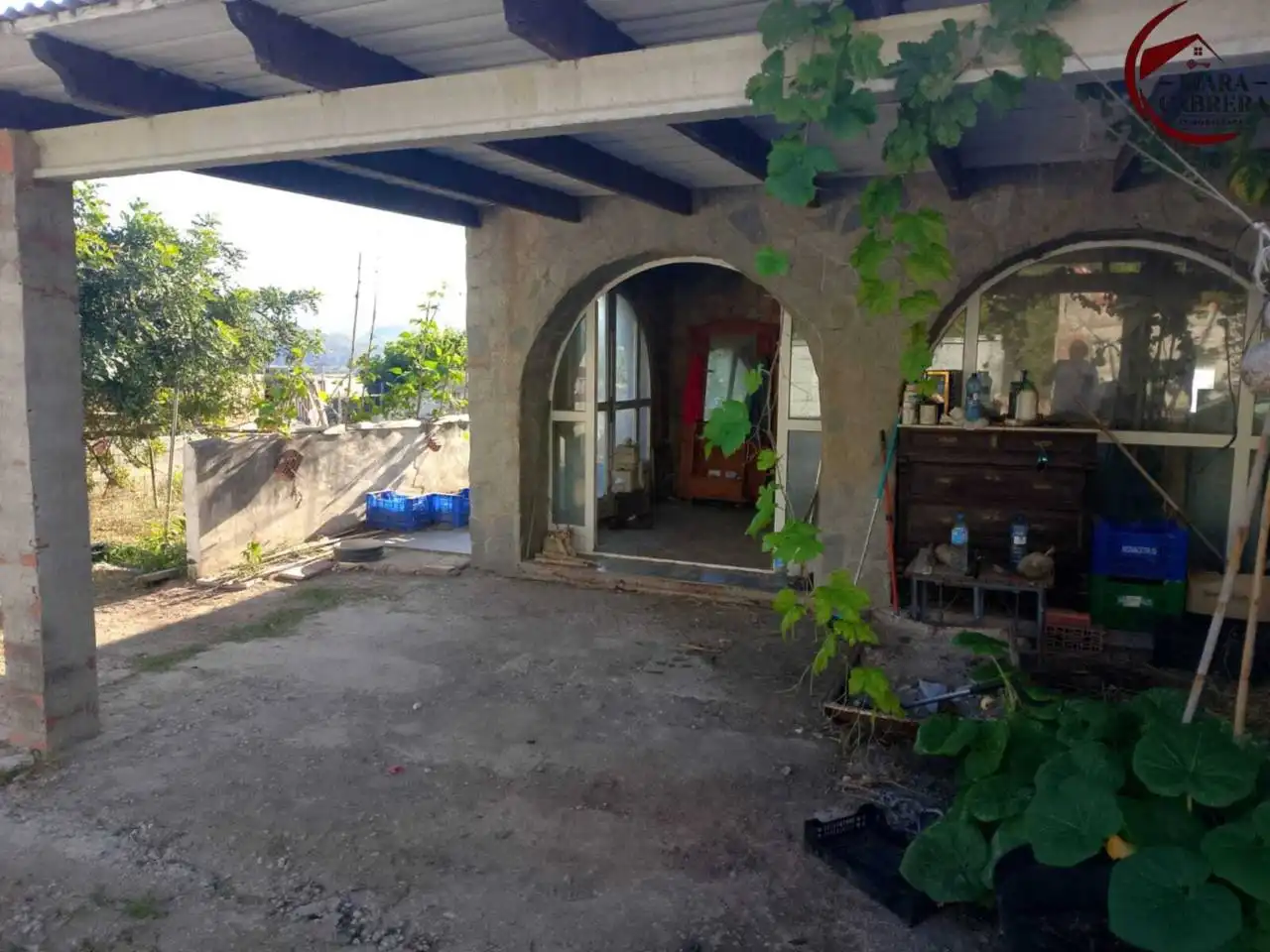 Casa amb piscina en venda a Camino Cova Negra