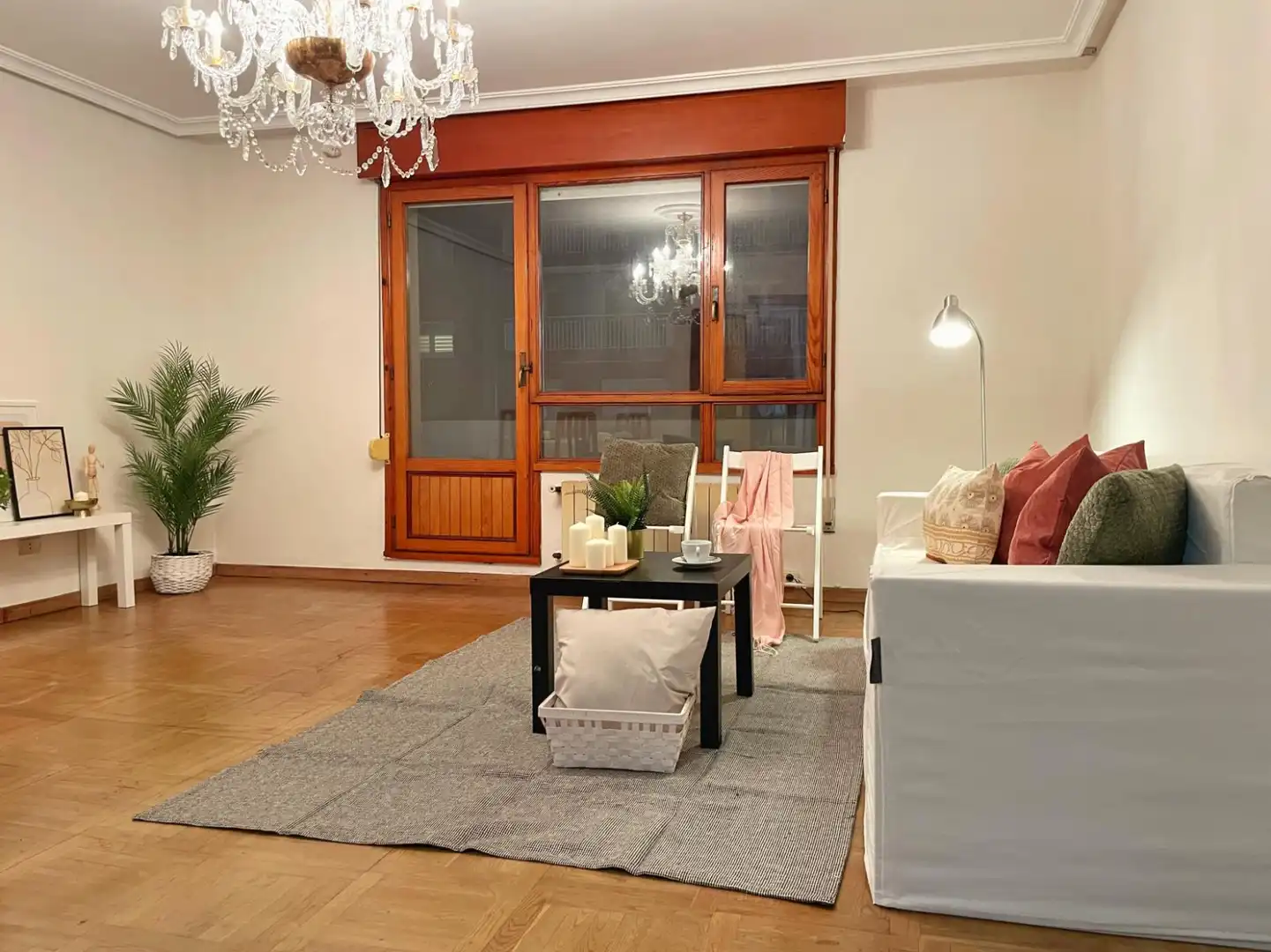 Sala d'estar de Pis en venda en Gijón  amb Calefacció, Jardí privat i Parquet