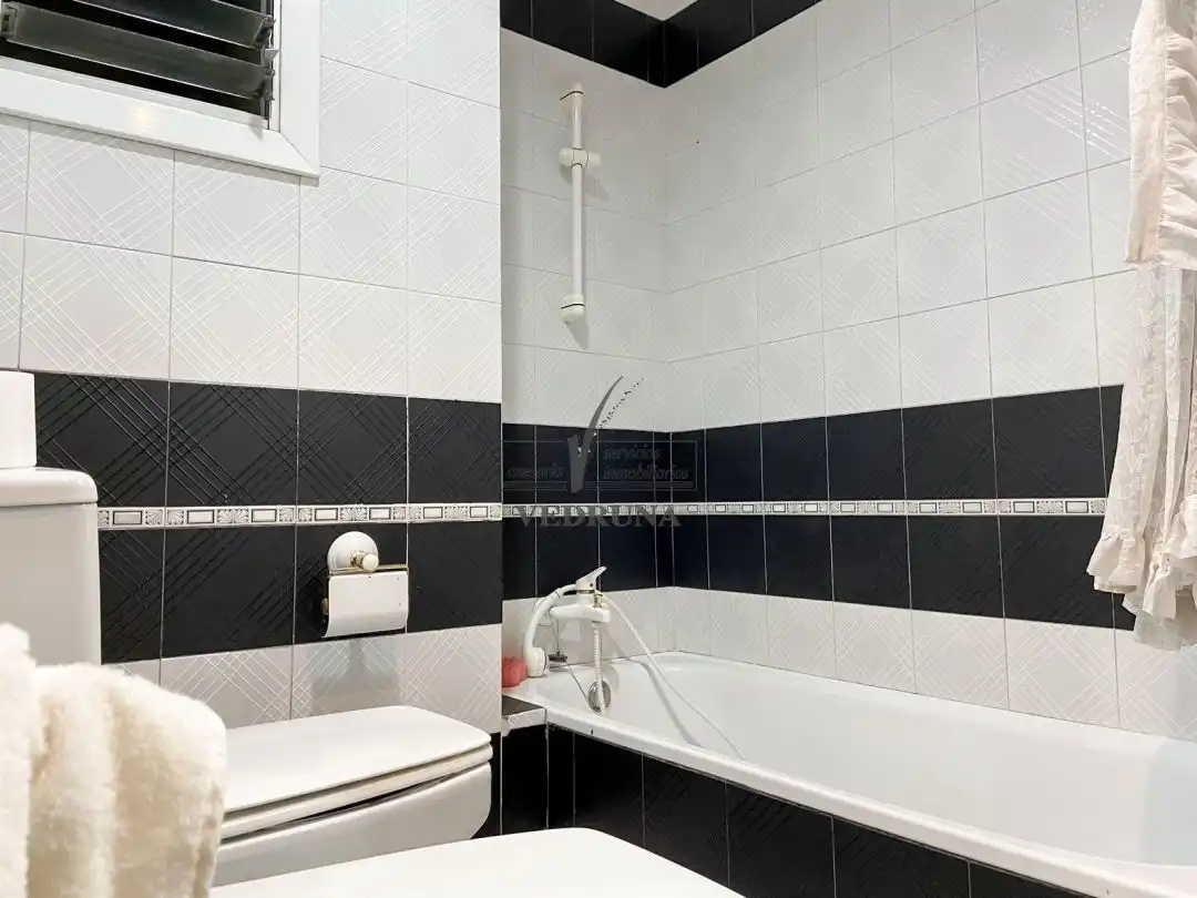Bathroom of Flat for rent in Zaragoza  with Heating and Terrace