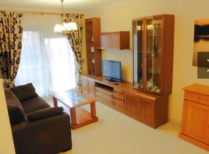 Flat for rent in Calle Rosa de los Vientos, El Pino - Bajo de Guía