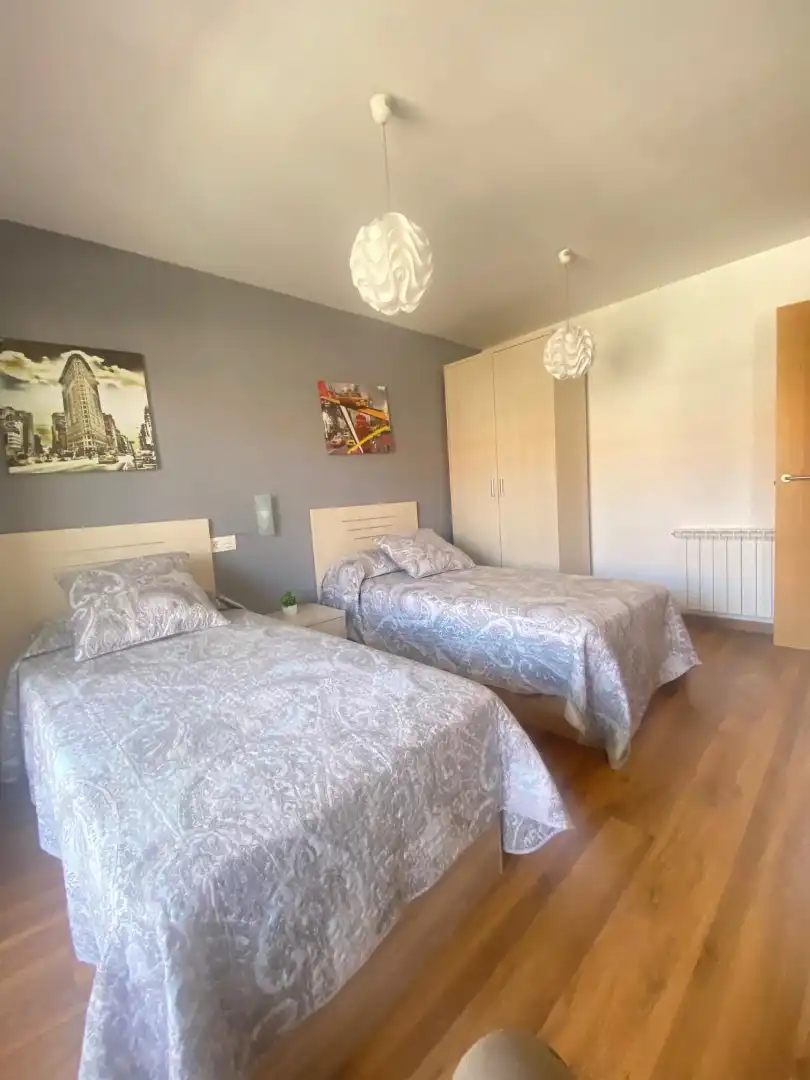 Habitación de Casa adosada en venta en Cintruénigo con Calefacción, Jardín privado y Terraza