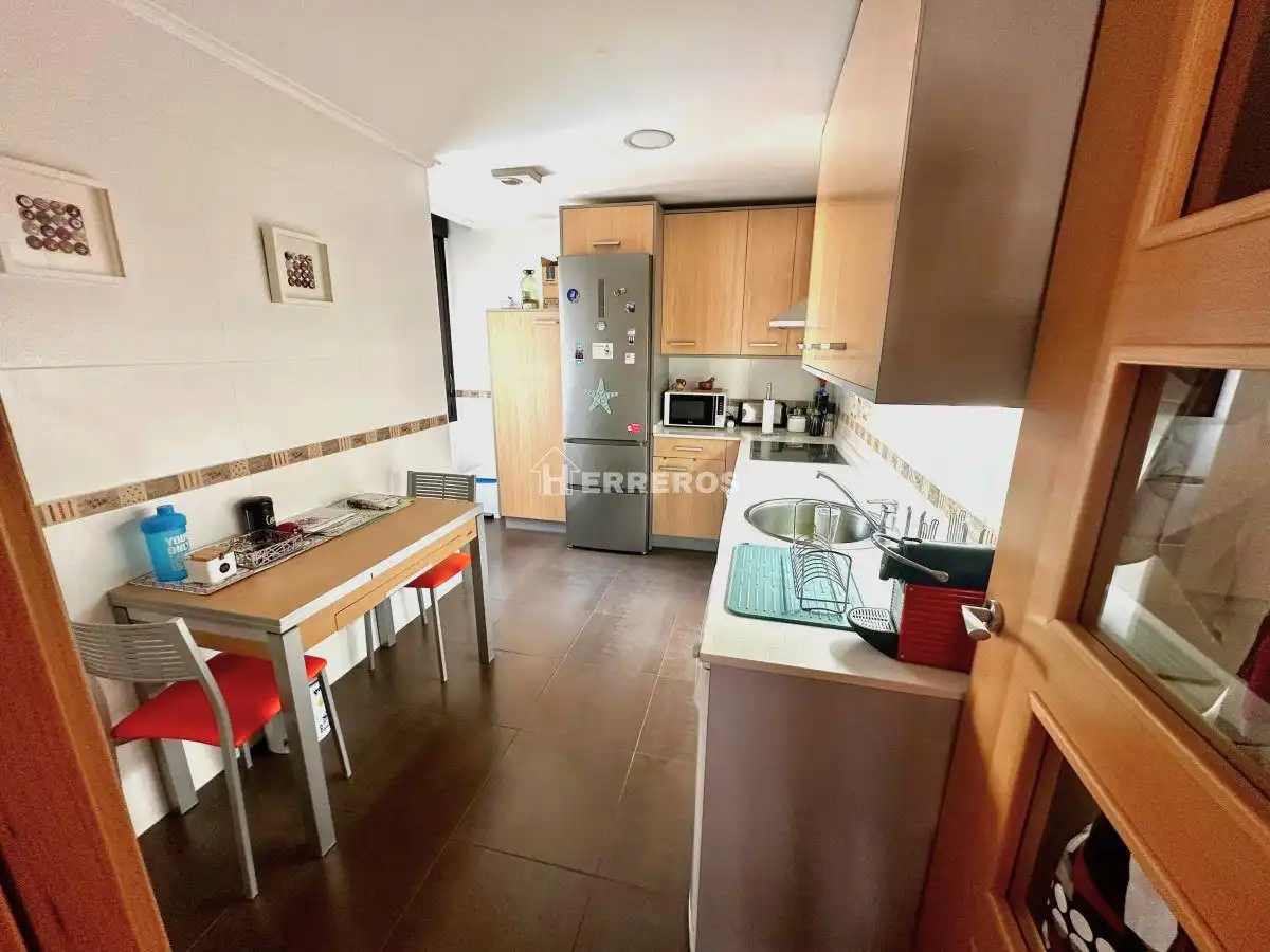 Cocina de Apartamento en venta en  Logroño con Calefacción, Parquet y Trastero