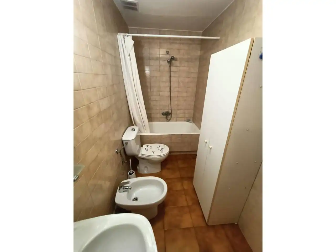Baño de Piso en venta en Girona con Calefacción, Terraza y Amueblado