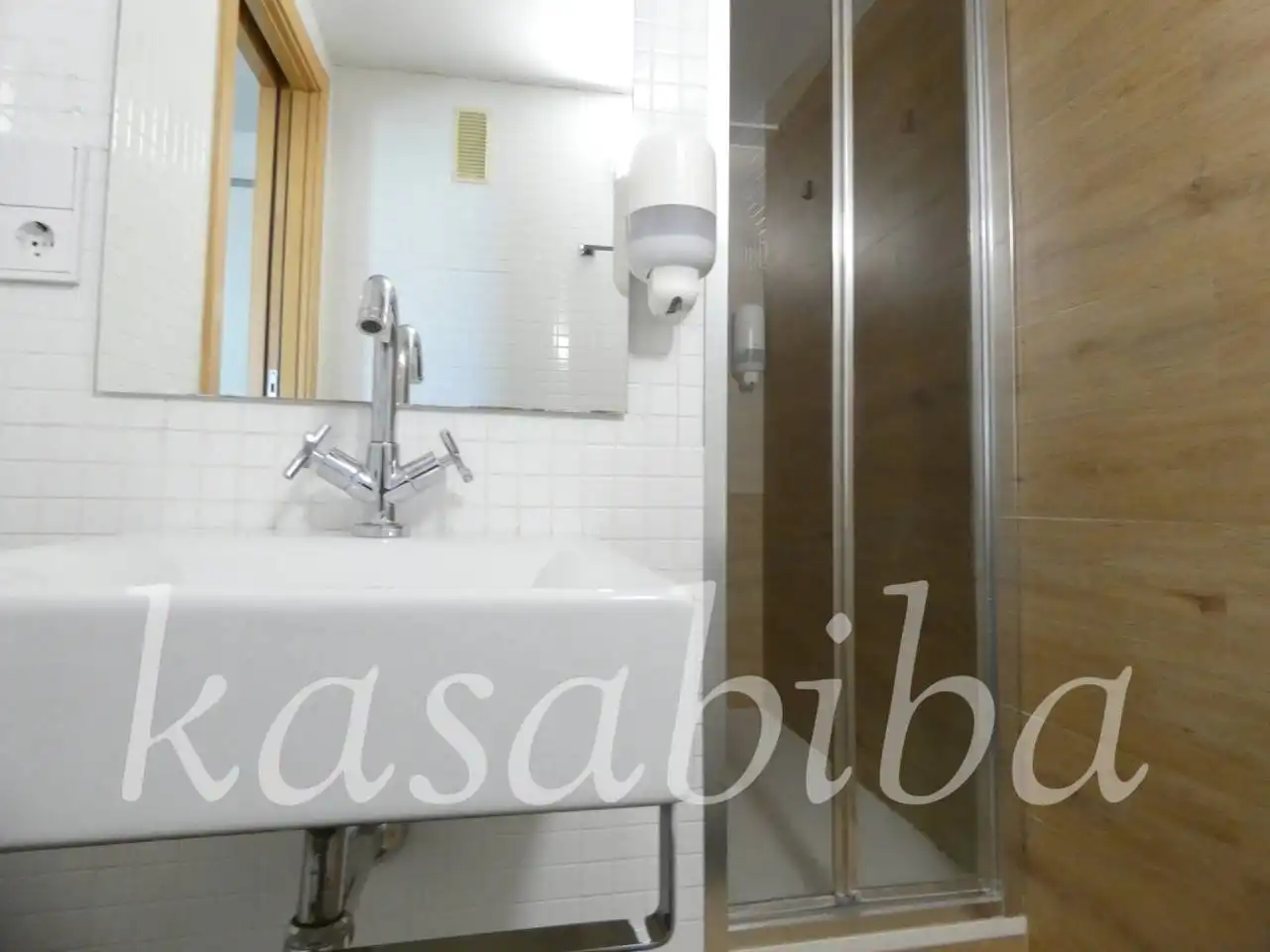 Badezimmer von Loft zur Miete in Valencia mit Klimaanlage, Heizung und Parkett
