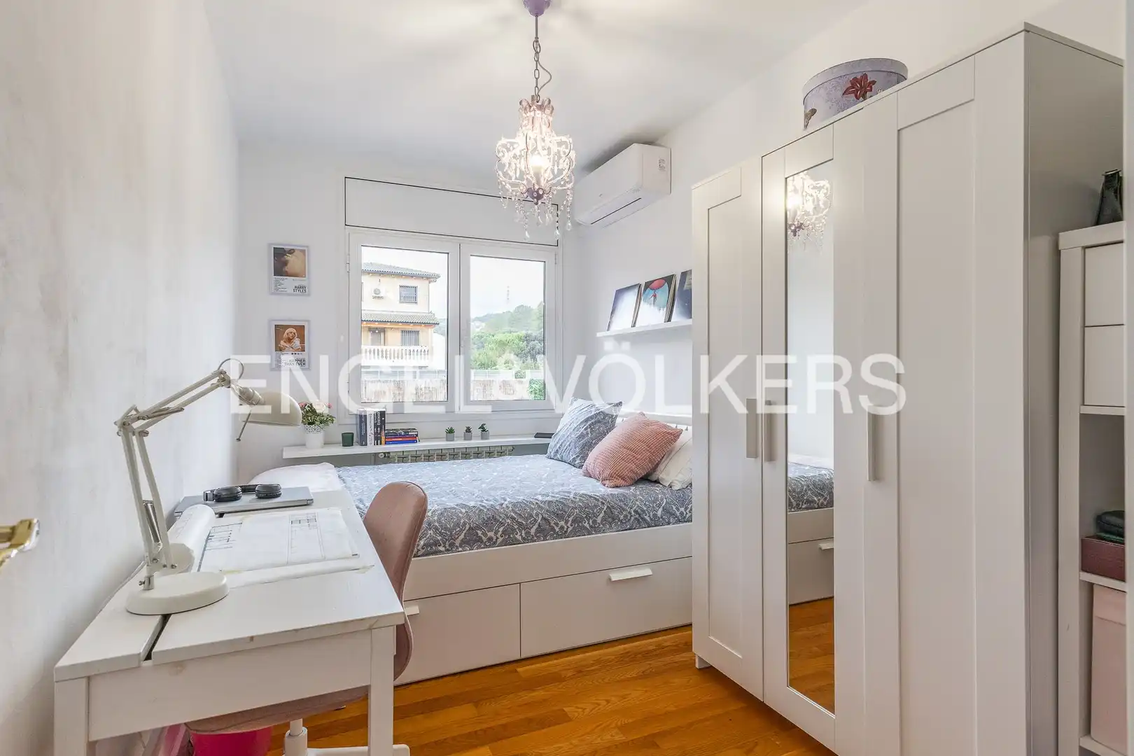 Habitación de Casa o chalet en venta en Castellar del Vallès con Aire acondicionado, Calefacción y Jardín privado
