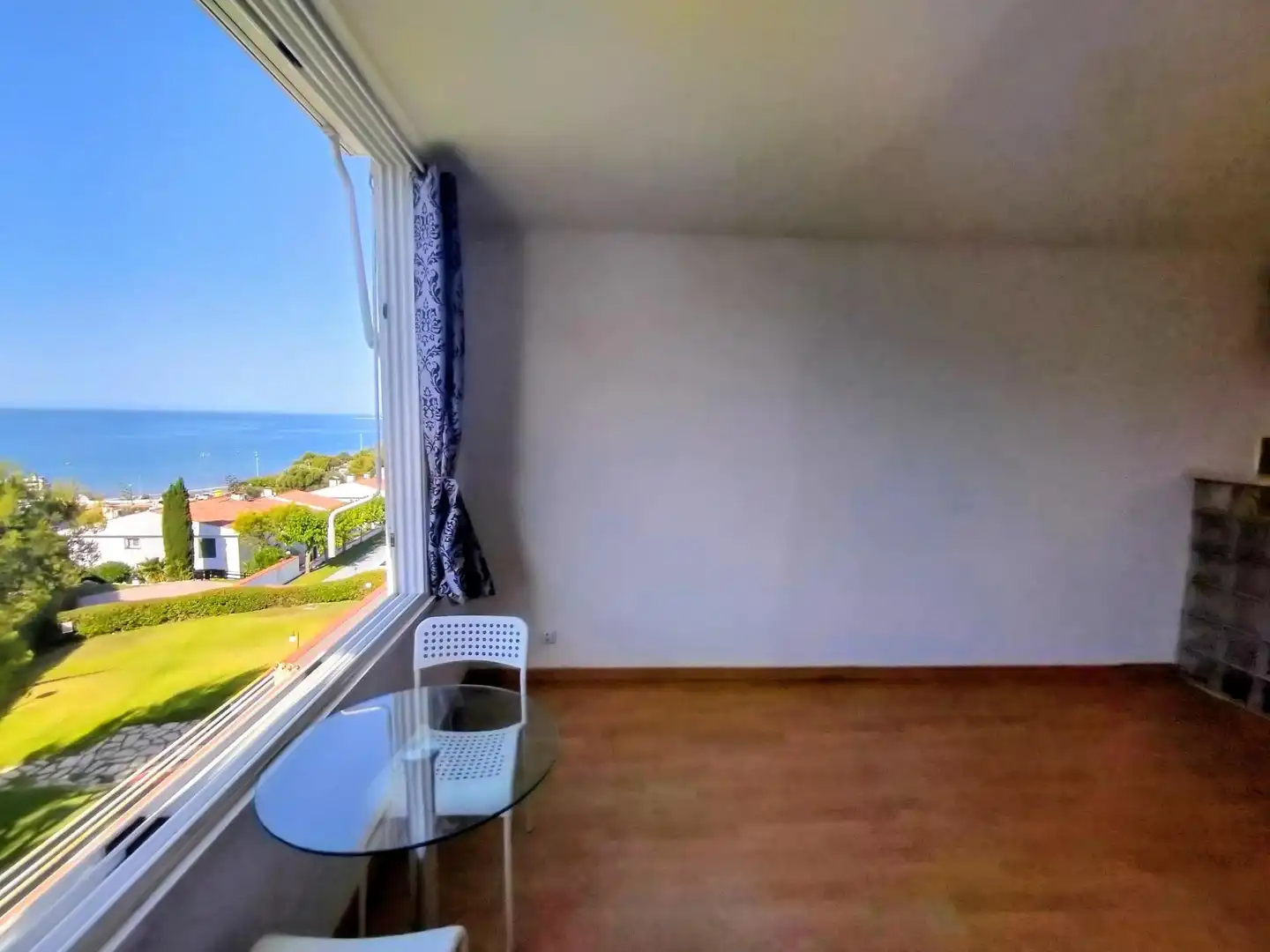 Schlafzimmer von Wohnung zum Verkauf in Sitges mit Privatgarten und Gemeinschaftspool