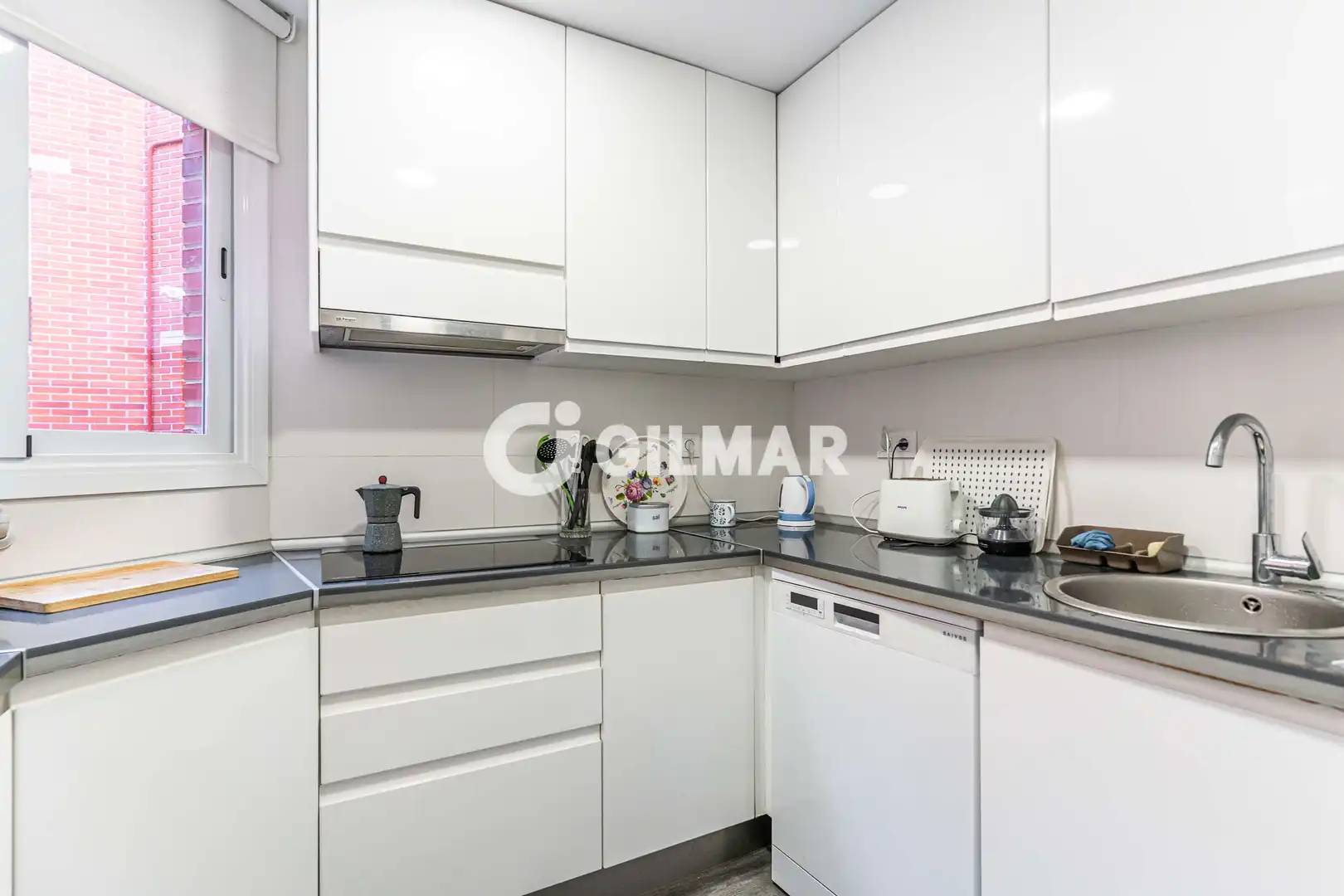Cocina de Piso en venta en Las Rozas de Madrid con Calefacción, Jardín privado y Piscina