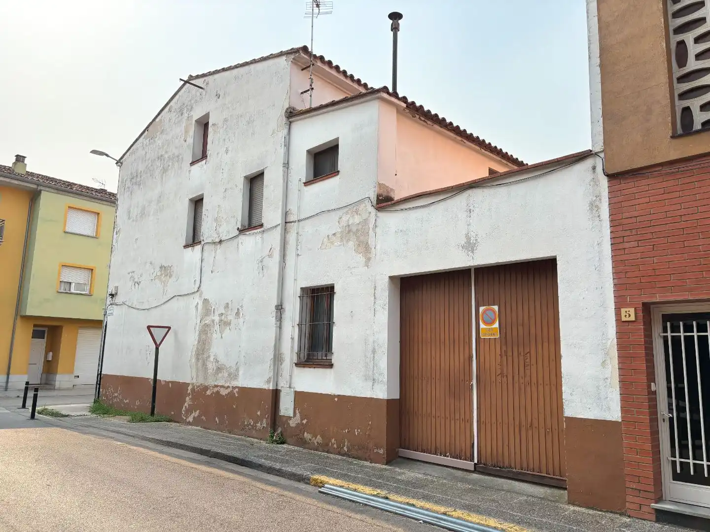 Casa aparellada amb jardí en venda a Carrer de la Barca 3, imagen 2