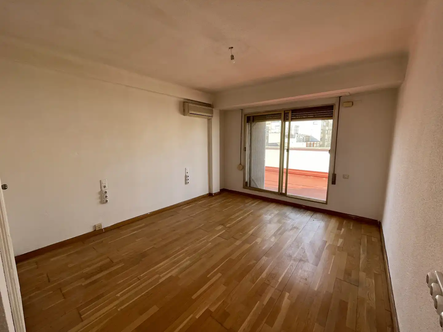 Habitación de Ático en venta en Valencia con Aire acondicionado, Calefacción y Parquet