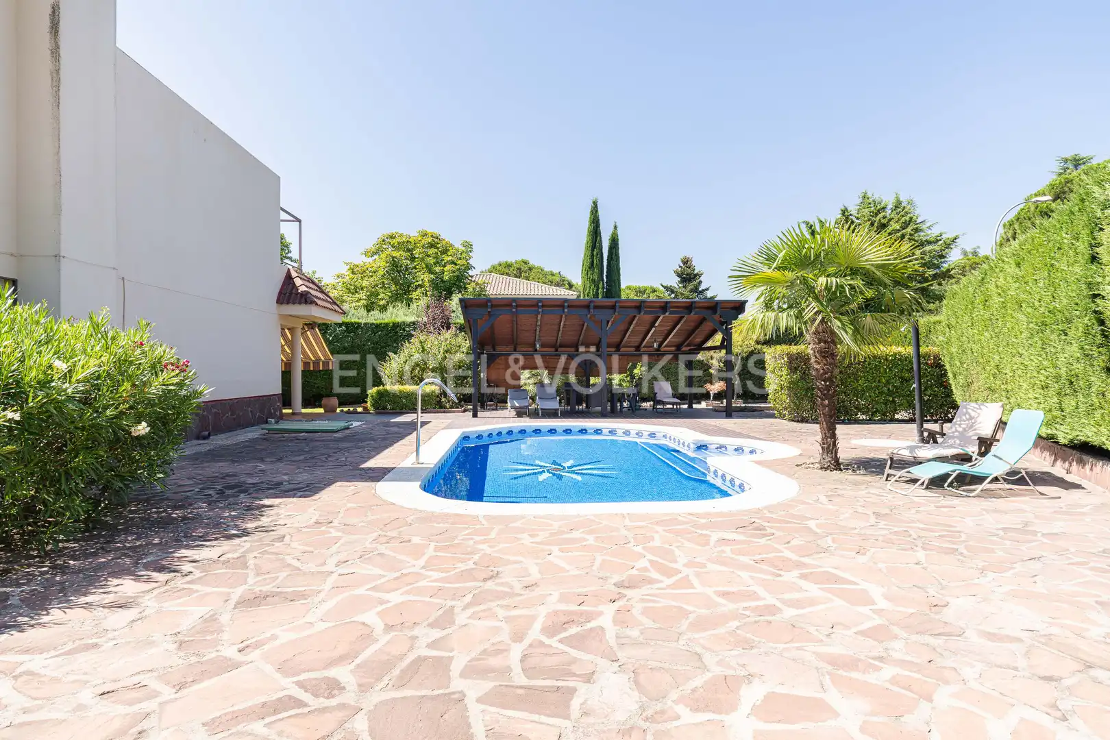 Vista exterior de Casa o xalet en venda en Galapagar amb Calefacció, Jardí privat i Terrassa