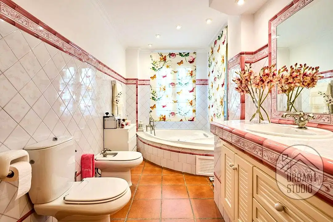 Bathroom of Houses for sale in Cocentaina  with Heating, Terrace and Swimming Pool
