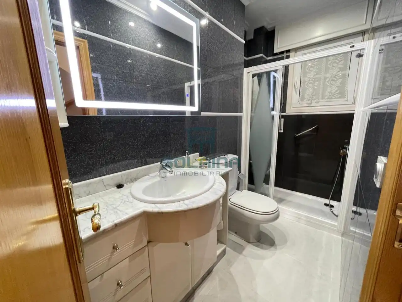 Bathroom of Houses for sale in Ourense Capital   with Heating, Private garden and Terrace
