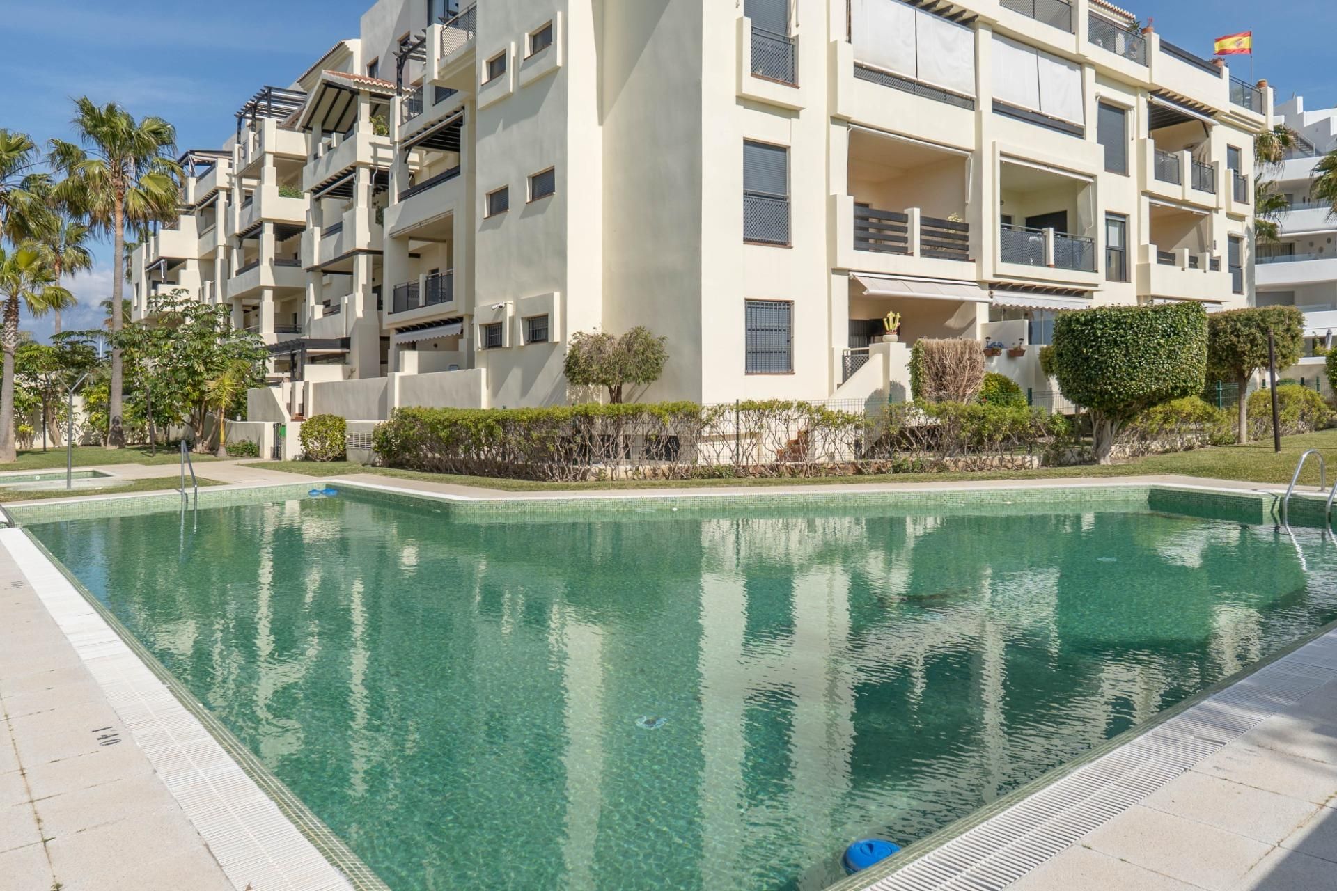 Piscina de Piso en venta en Motril con Terraza y Piscina comunitaria