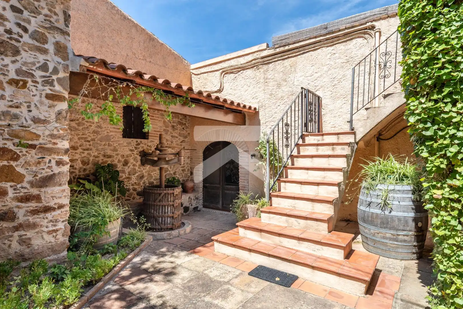 Vista exterior de Finca rústica en venda en El Molar (Tarragona) amb Aire condicionat, Calefacció i Jardí privat