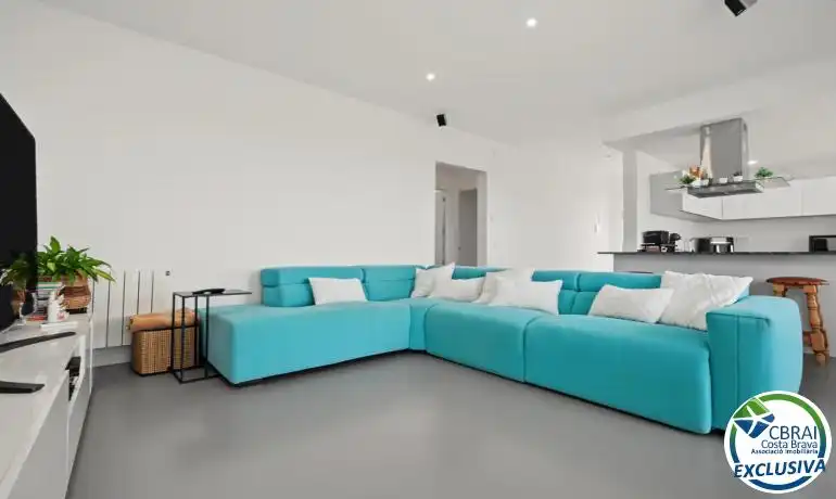 Sala de estar de Casa o chalet en venta en Roses con Aire acondicionado, Calefacción y Piscina