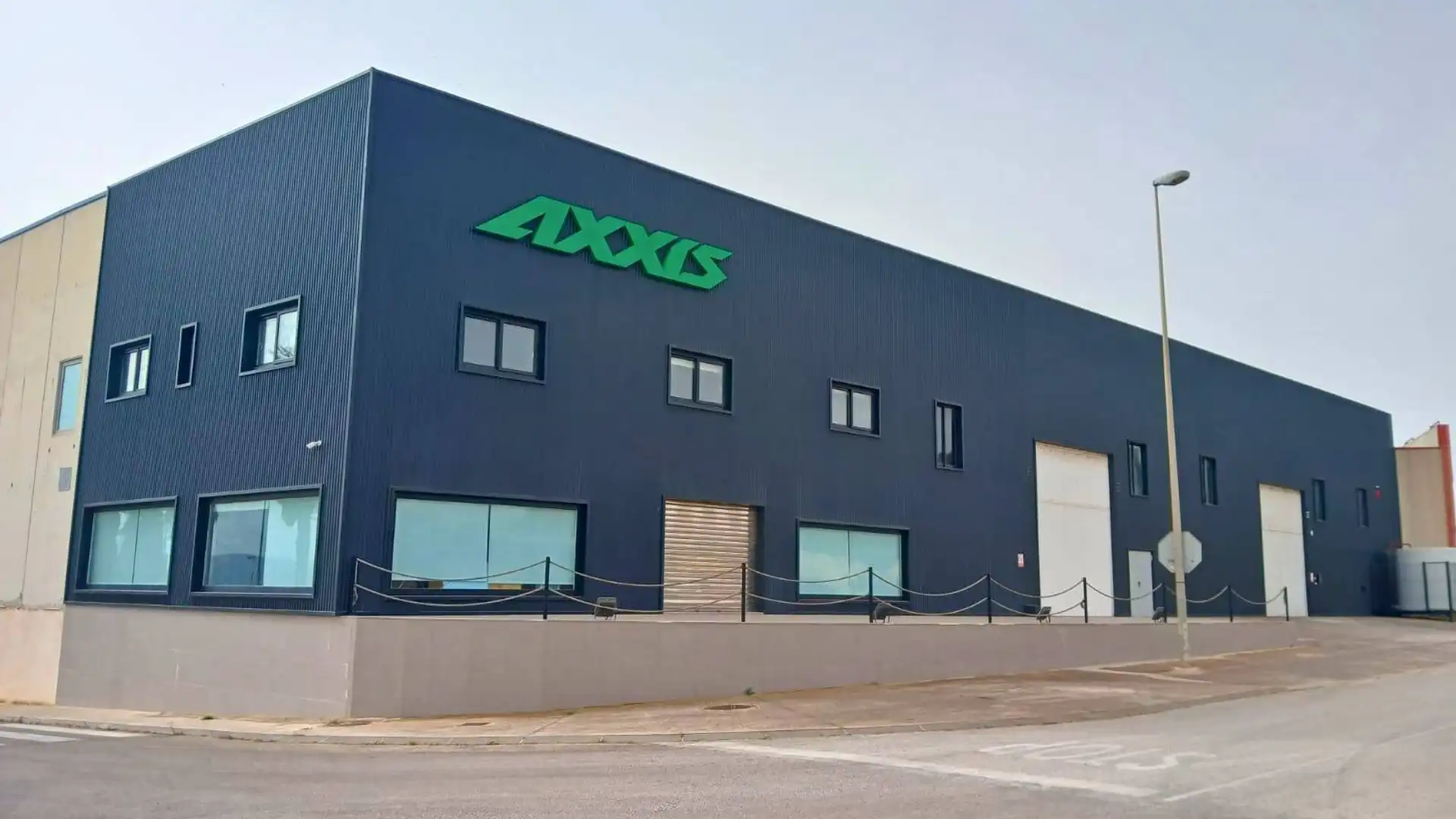 Vista exterior de Nau industrial en venda en Cartagena