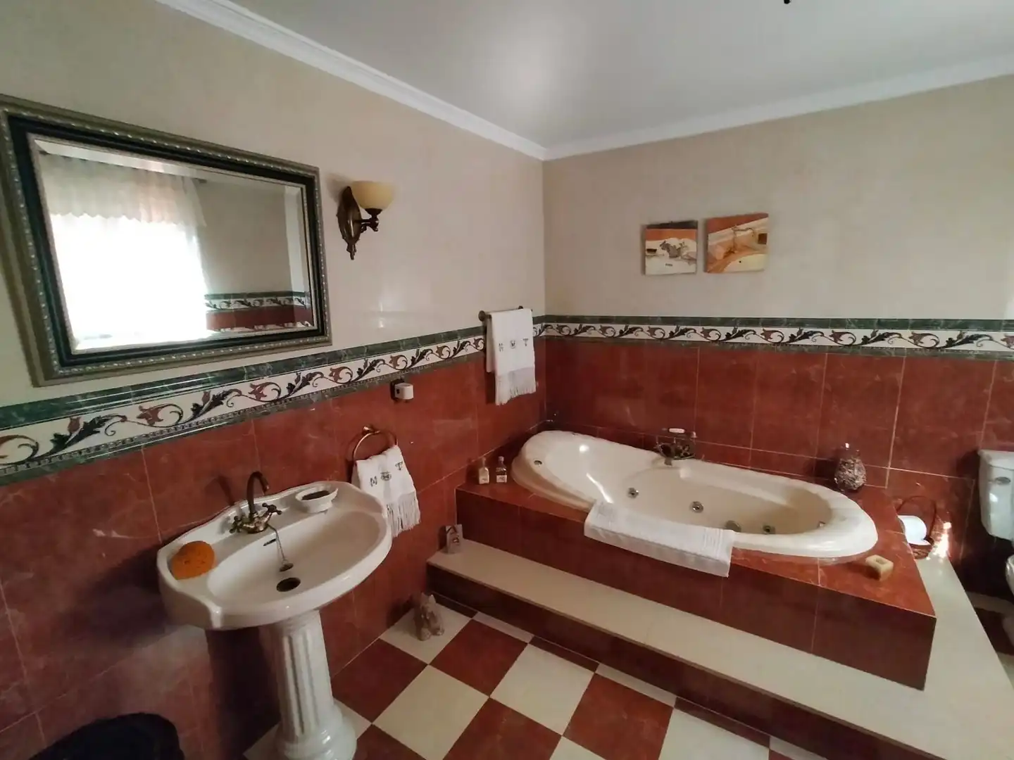 Bany de Casa o xalet en venda en La Línea de la Concepción amb Aire condicionat, Jardí privat i Traster