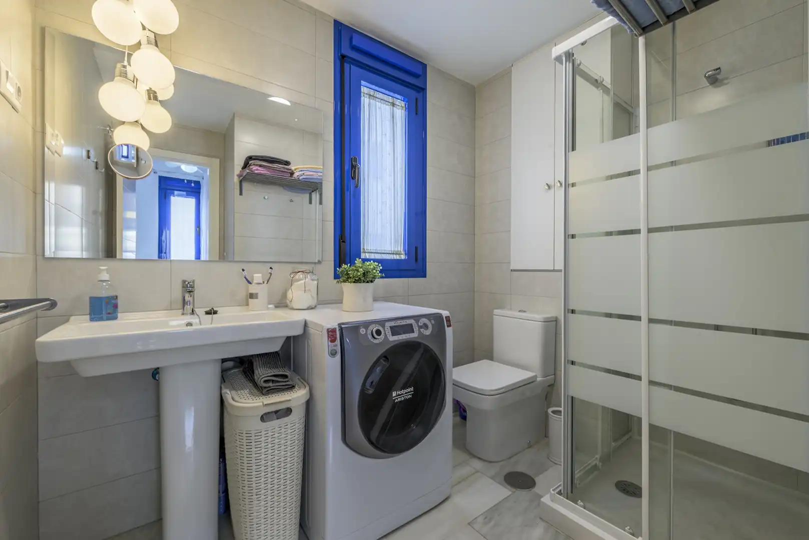 Bany de Apartament en venda en Fuengirola amb Aire condicionat, Moblat i Balcó