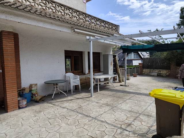 Casa-chalet en Venta en Carrer del Berguedà en Corbera de Llobregat