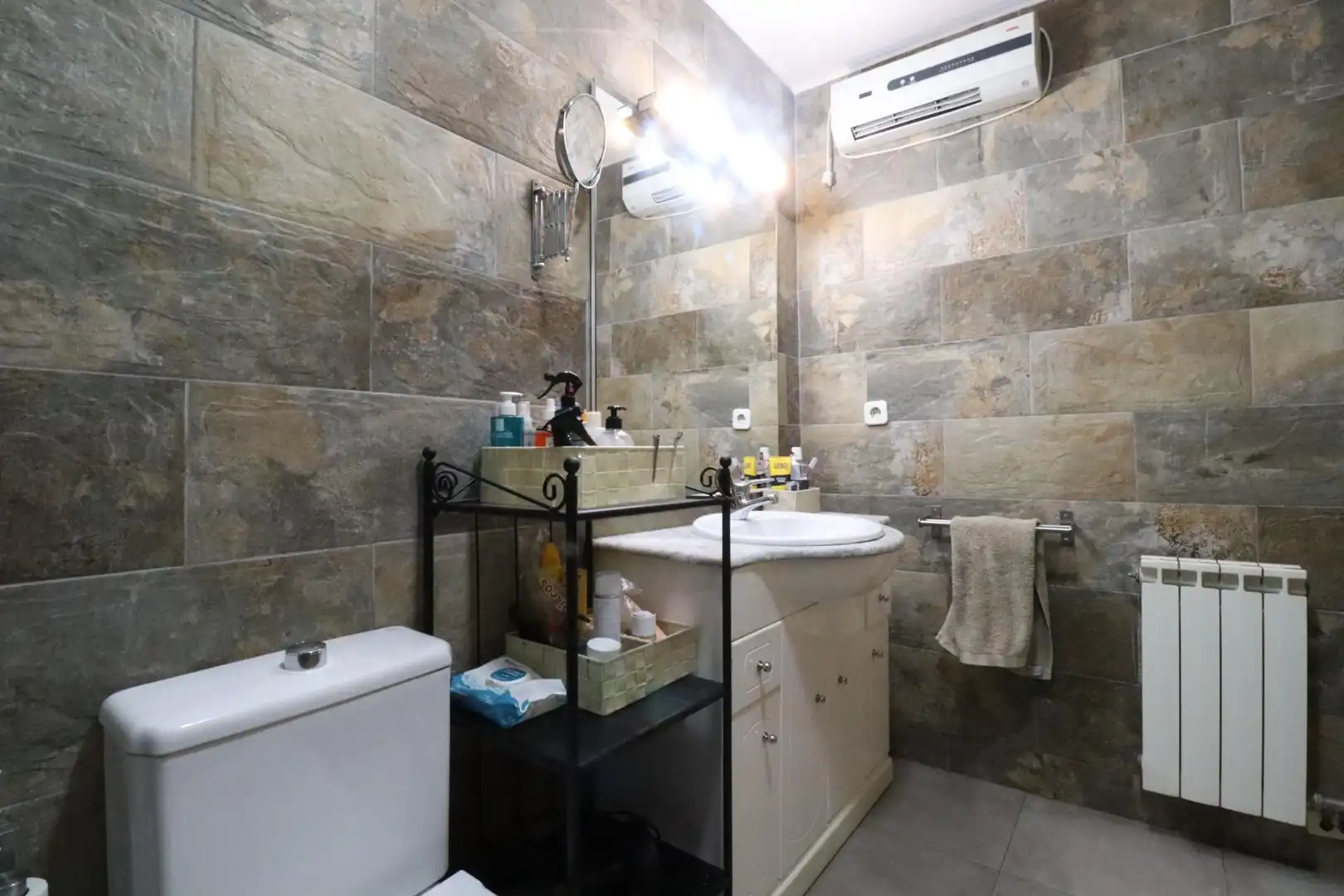Baño de Piso en venta en Sabadell con Calefacción, Parquet y Terraza