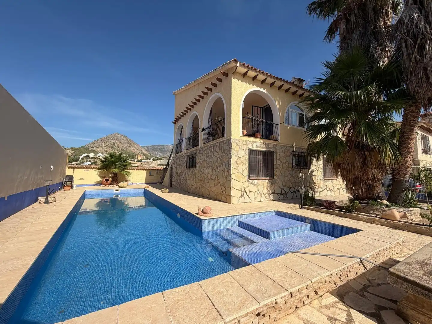 Casa pareada con piscina en venta en Callosa d'en Sarrià