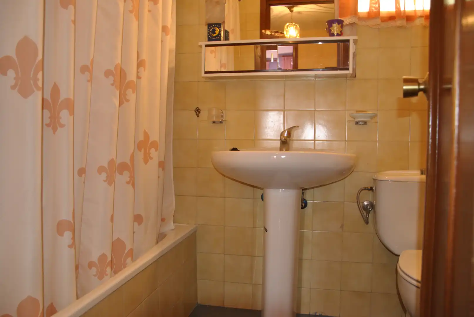 Baño de Casa adosada en venta en Alagón del Río con Aire acondicionado, Calefacción y Jardín privado