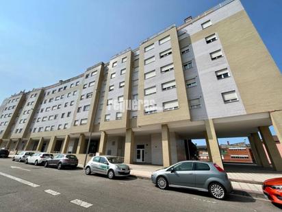 Vista exterior de Apartament en venda en Avilés amb Calefacció, Parquet i Traster