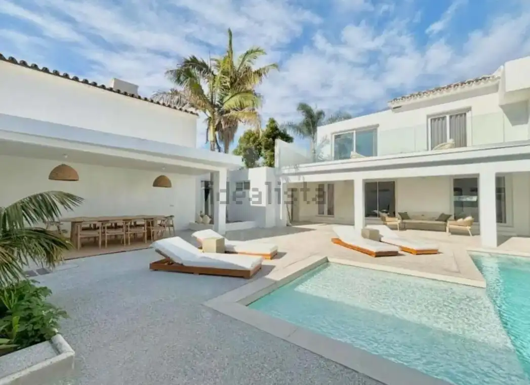 Villa mit Pool zum Verkauf in Milla de Oro