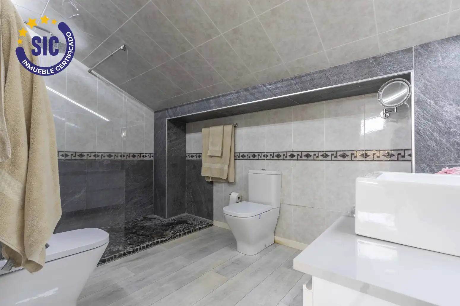 Bany de Casa o xalet en venda en Torrent amb Aire condicionat, Calefacció i Jardí privat