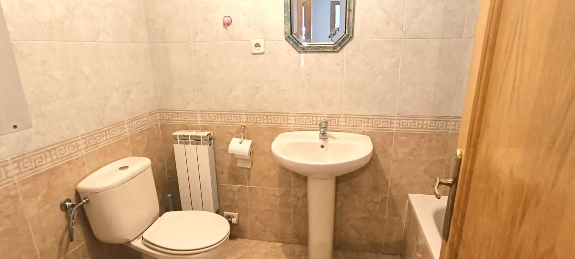 Badezimmer von Wohnungen zum Verkauf in Alberite mit Heizung, Terrasse und Abstellraum