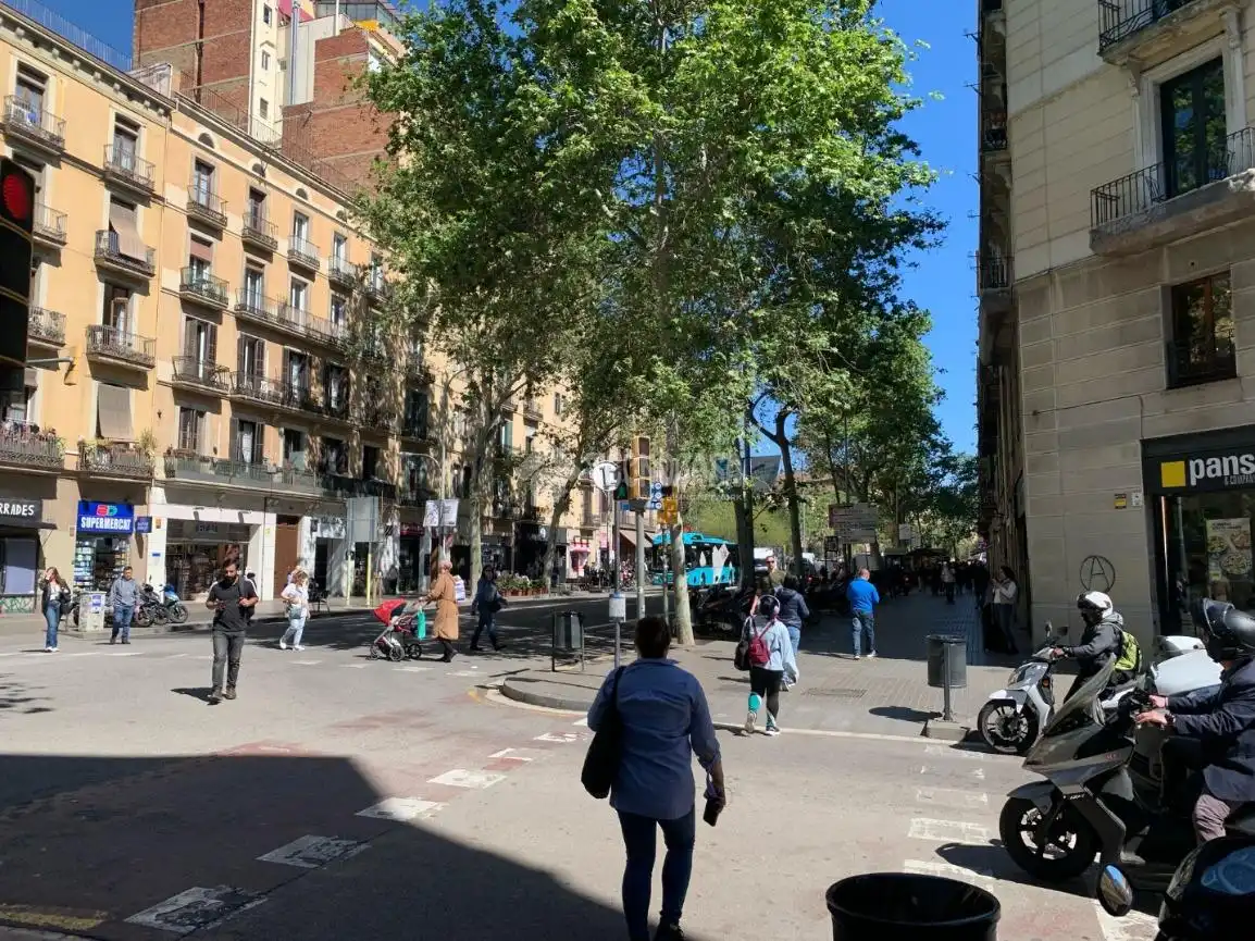 Vista exterior de Piso en venta en Barcelona