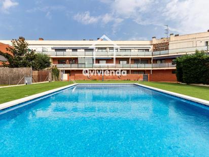 Swimming pool of Flat for sale in Vilanova del Vallès  with Air Conditioner, Terrace and Swimming Pool