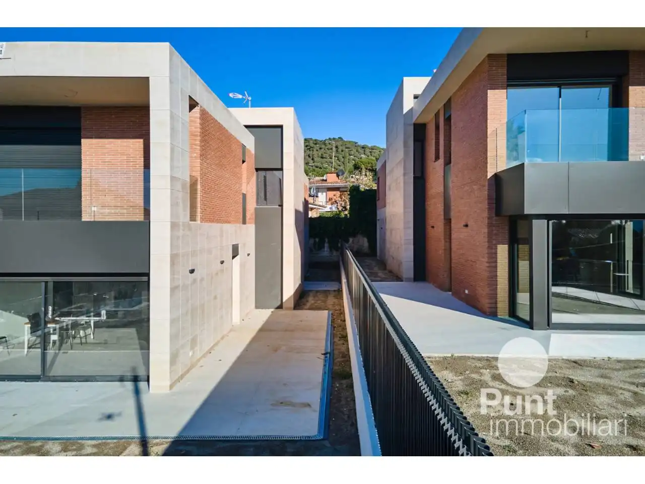 Exterior view of Houses for sale in Premià de Dalt  with Air Conditioner and Heating
