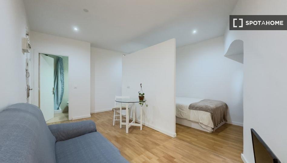 Photo 1 of Flat to rent in La Bordeta, Barcelona