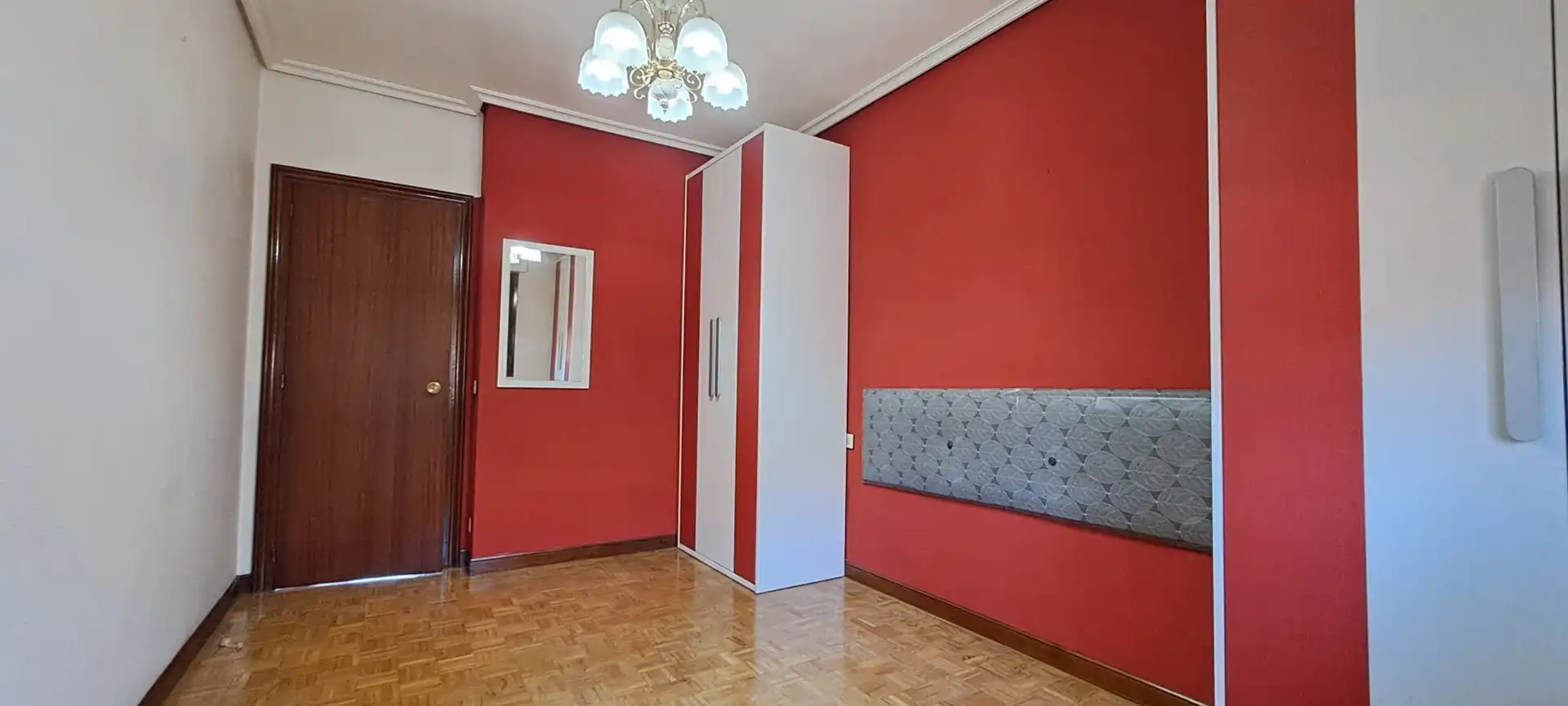 Schlafzimmer von Wohnung zum Verkauf in Vitoria - Gasteiz mit Heizung, Terrasse und Abstellraum