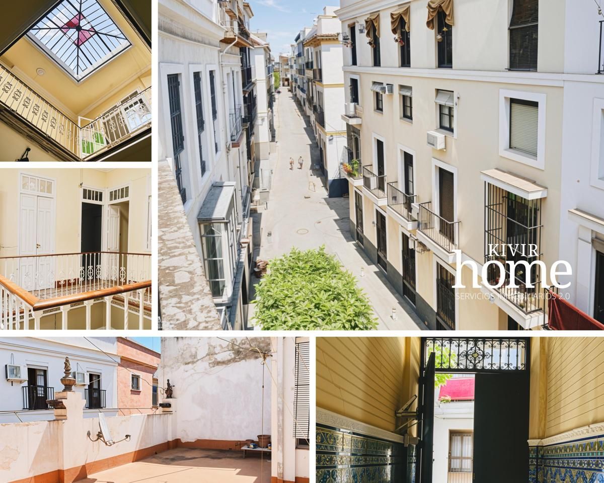 Exterior view of House or chalet for sale in  Sevilla Capital  with Terrace, Storage room and Balcony