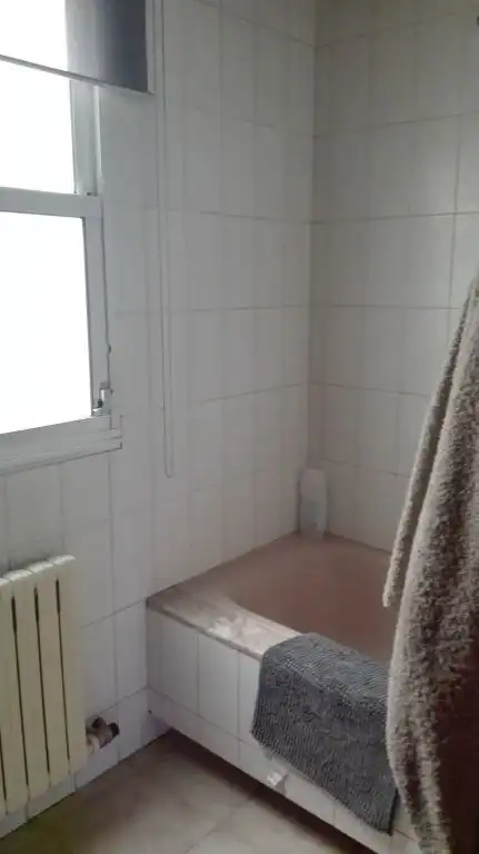 Badezimmer von Maisonette zur Miete in Santiago de Compostela  mit Heizung und Möbliert