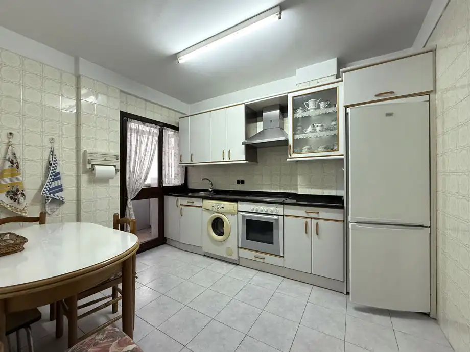 Cuina de Pis en venda en Vitoria - Gasteiz amb Calefacció, Parquet i Traster