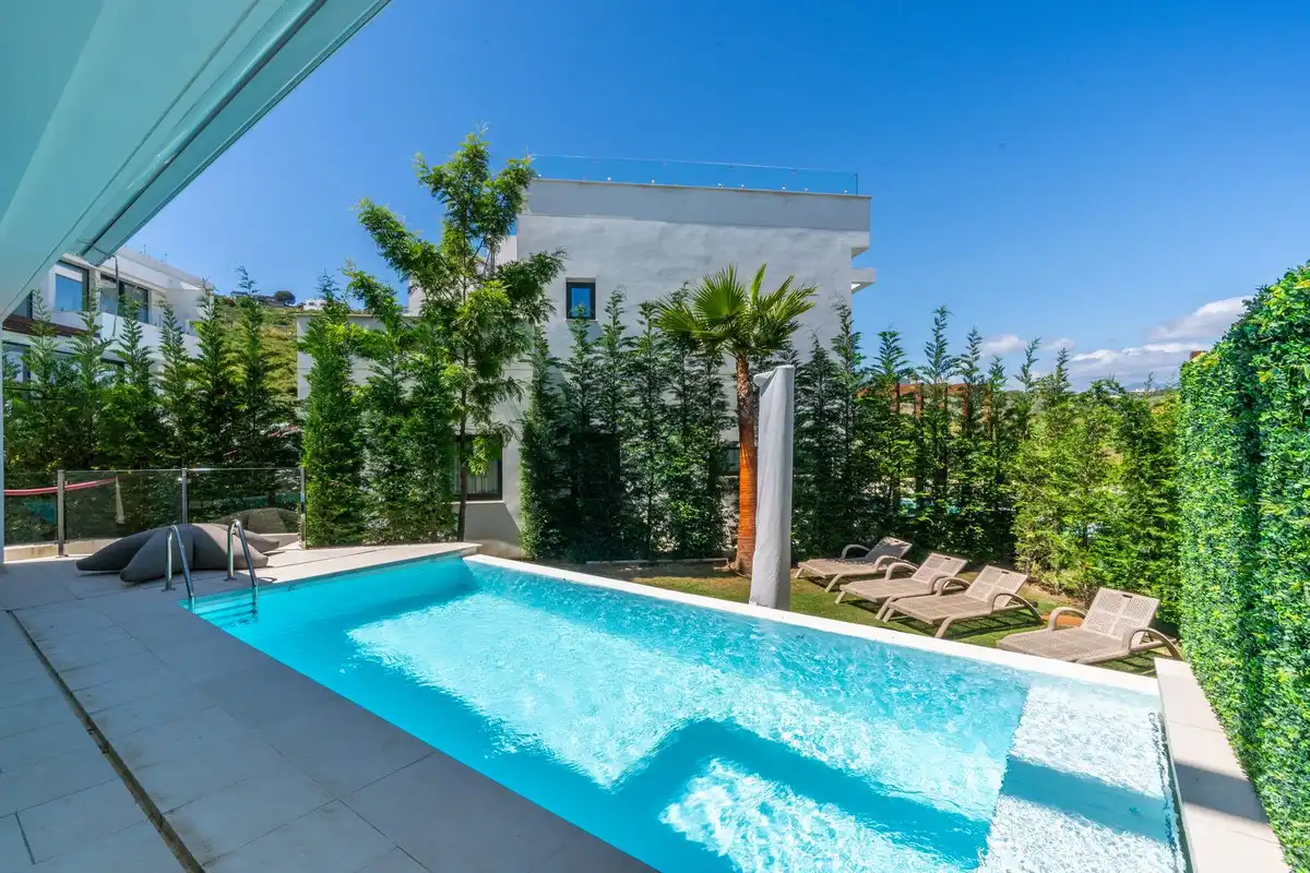 Swimming pool of Houses for sale in Mijas  with Air Conditioner, Heating and Private garden