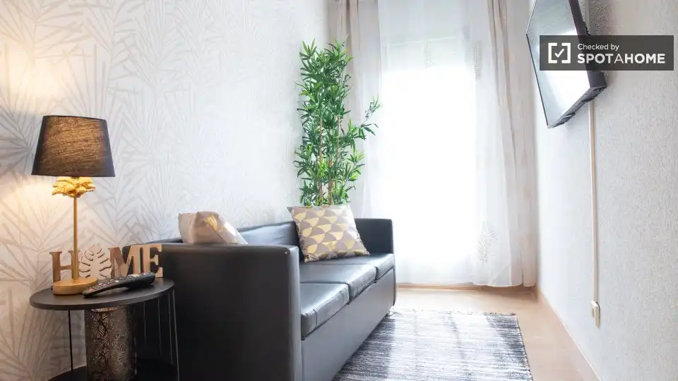 Living room of Flat for rent in Alcalá de Henares  with Air Conditioner, Heating and Furnished