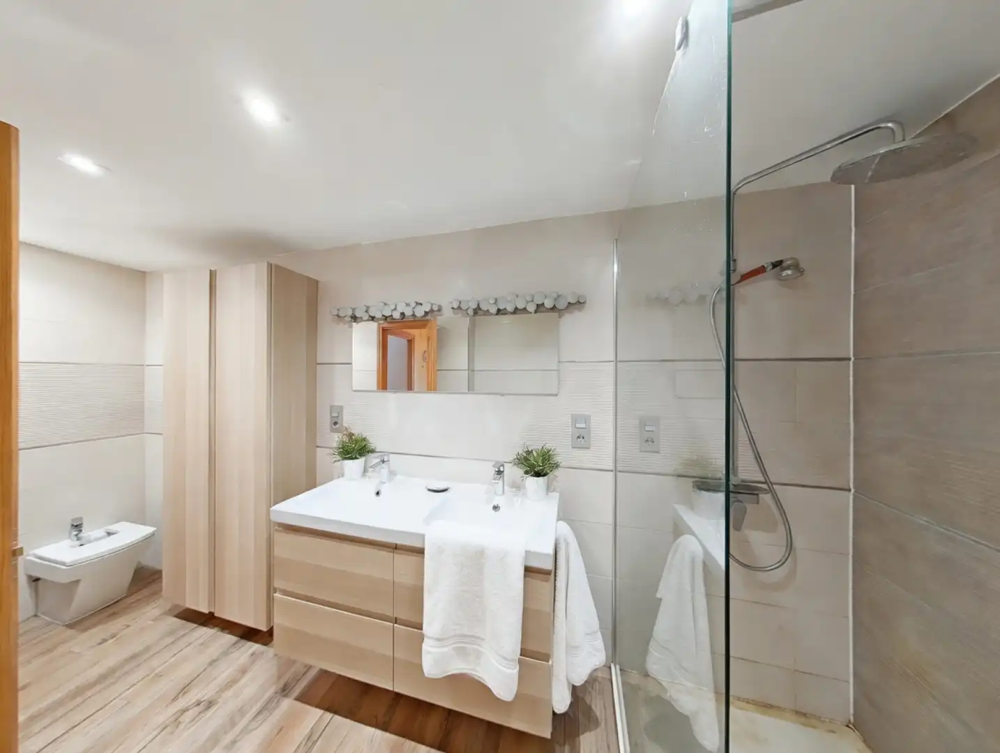 Badezimmer von Wohnung zum Verkauf in Málaga mit Klimaanlage, Privatgarten und Terrasse