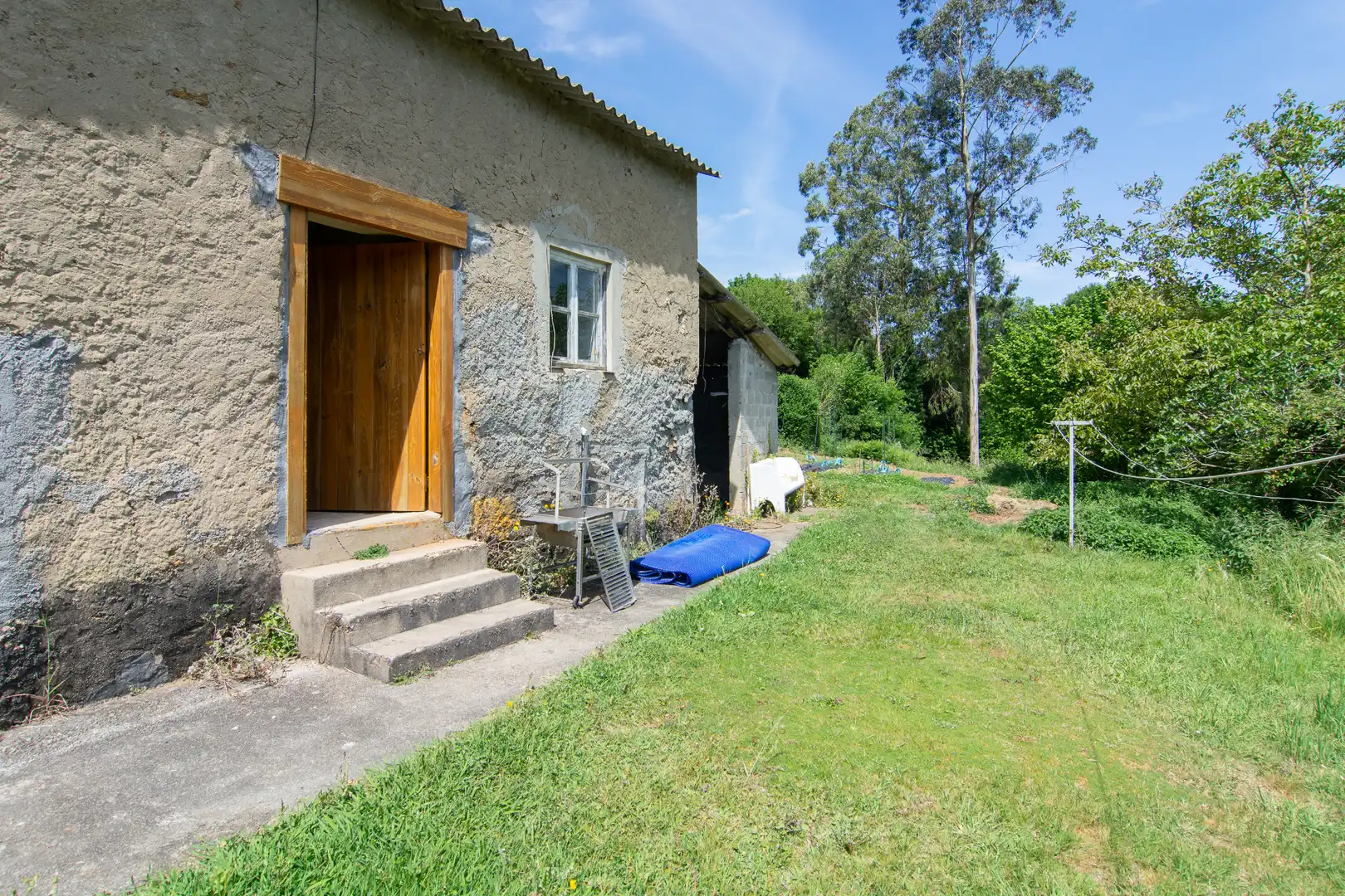 Vista exterior de Casa o xalet en venda en Abegondo amb Jardí privat, Traster i Internet