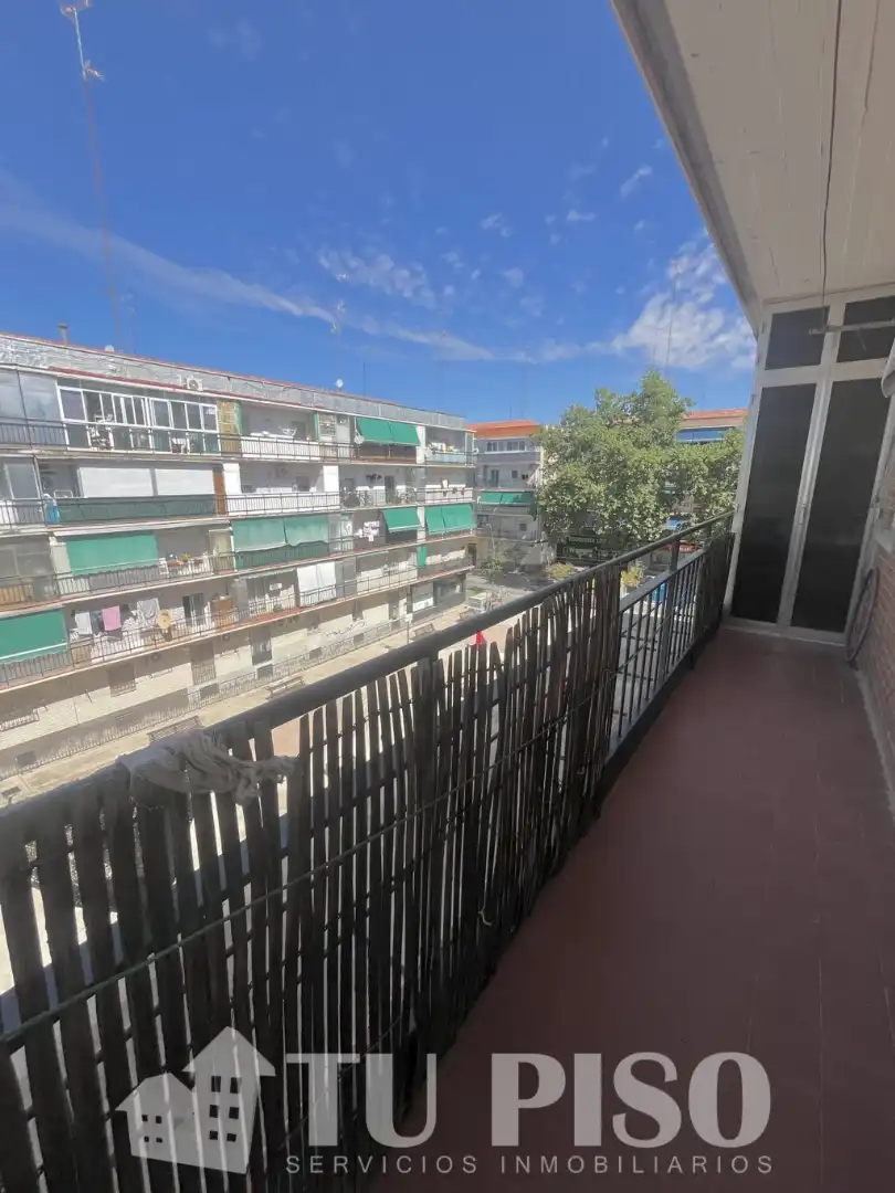 Exterior view of Flat for sale in Alcorcón  with Heating, Terrace and Furnished