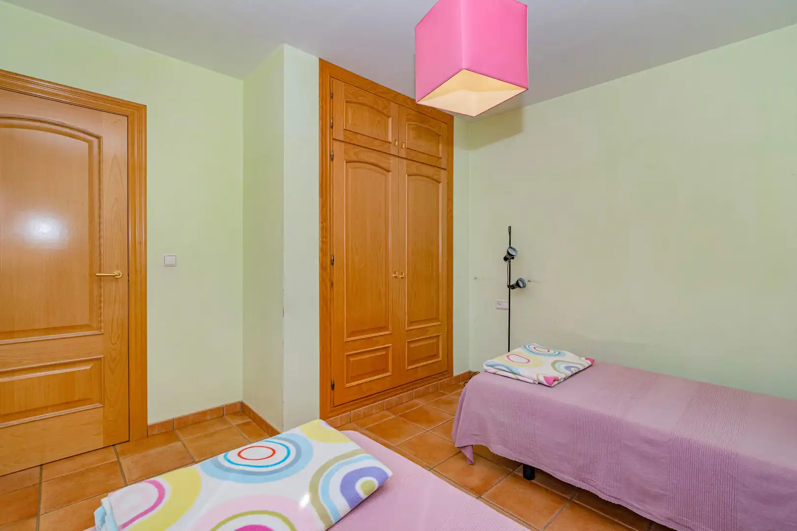 Dormitori de Casa o xalet en venda en La Zubia amb Calefacció i Jardí privat