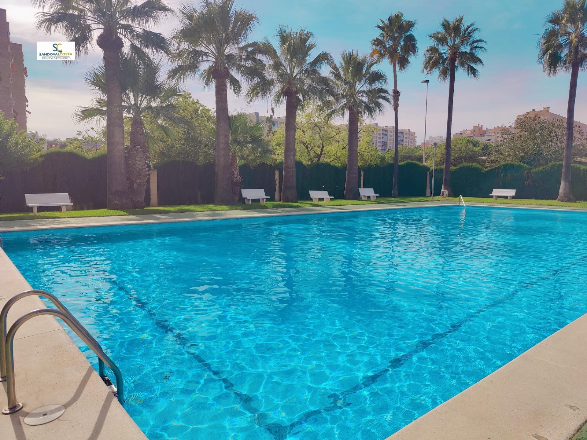 Piscina de Piso en venta en Alicante / Alacant con Aire acondicionado, Terraza y Alarma