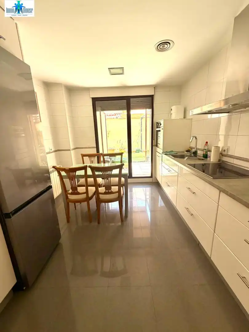 Detached homes for rent in Imaginalia - Llanos del Águila