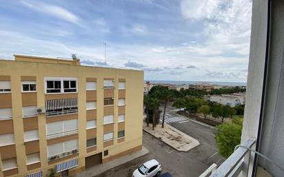 Vista exterior de Pis en venda en Sant Carles de la Ràpita amb Terrassa