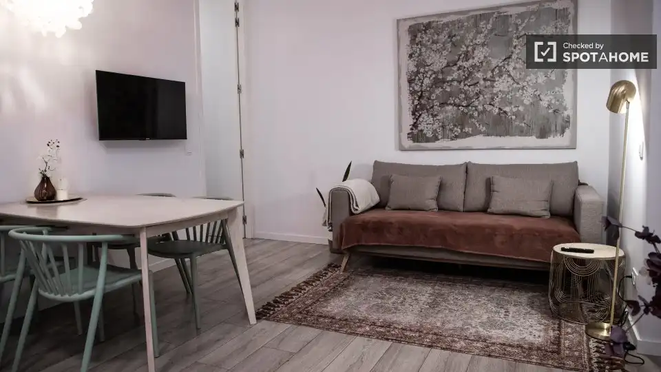 Flat for rent in Gaztambide